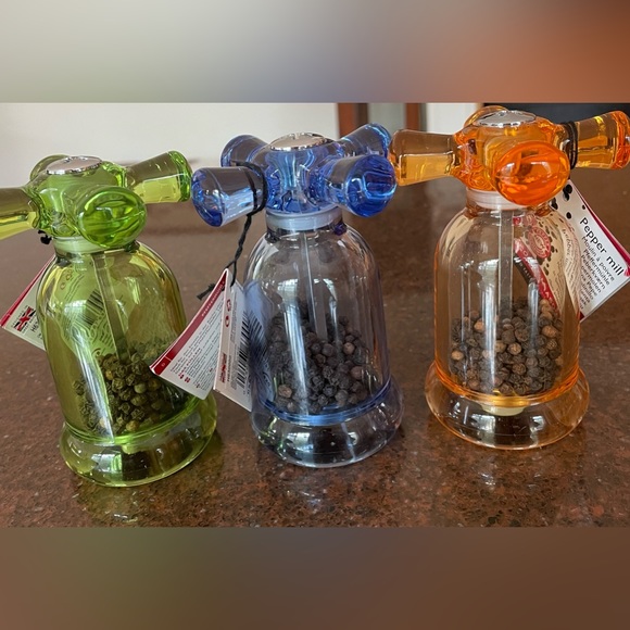 Cole & Mason Acrylic Pepper Mill NWT Orange Blue or Green Price is for one Mill - Picture 7 of 8